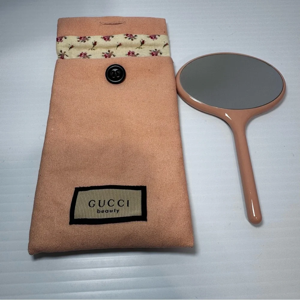 Gucci Beauty Small Pink Mirror With Floral Pink Pouch
